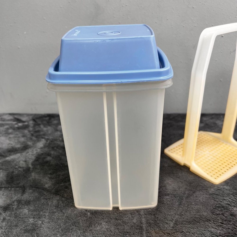 Tupperware Pick a Deli Pickle Keeper Storage Container Blue 3 pc 1560-3 - Picture 2 of 9